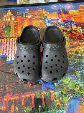 Crocs Classic Clogs Kids Junior Size J5 Black Slip-On Shoes